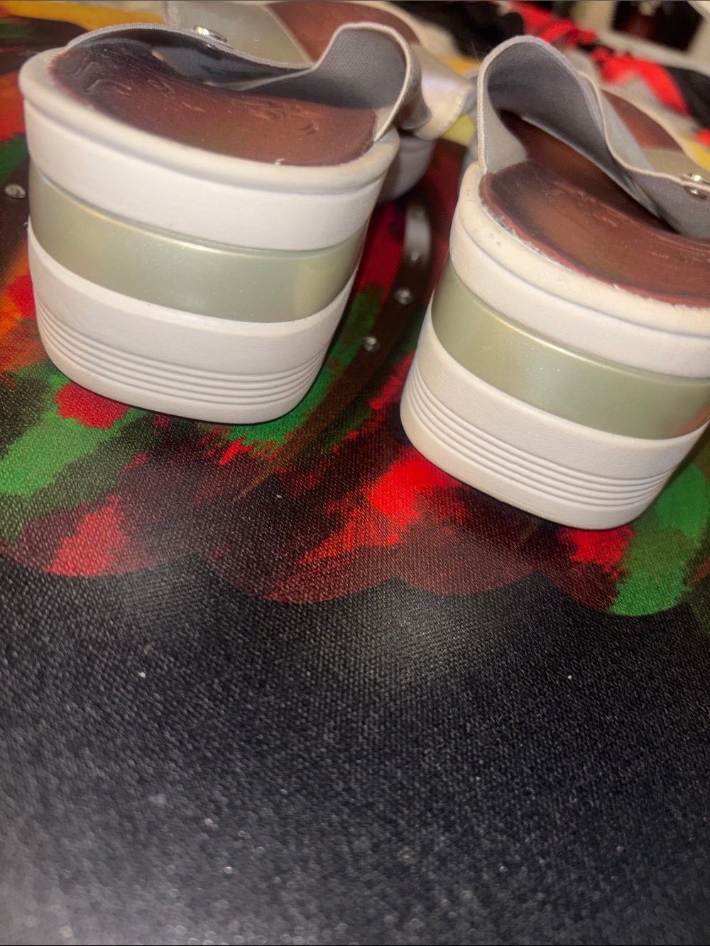 B Zees Sandals - Picture 3 of 4